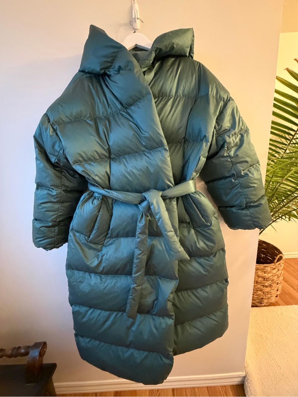 lululemon athletica Teal Quilted Belted Puffer Coat fits up to size 12 comfort
